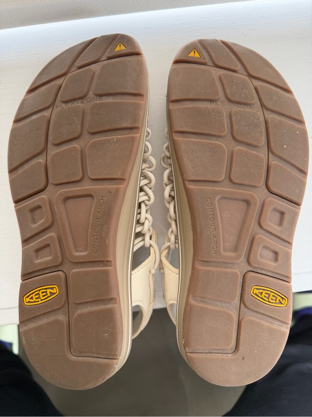 KEEN Uneek Sandals Women’s 8 White Cap Cornstalk Colour EUC Worn Twice - Picture 7 of 14